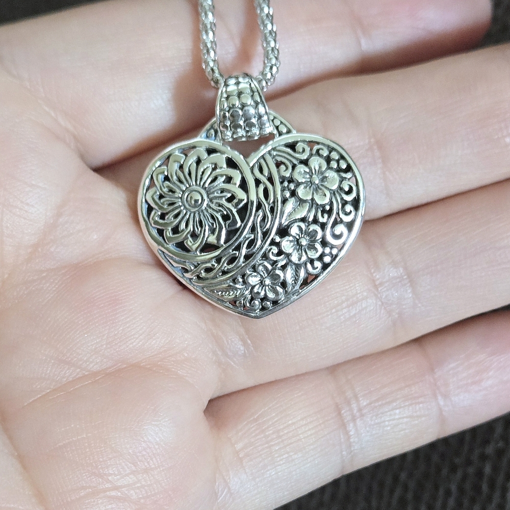 Annika Witt Sterling Silver🤍 Scroll📜 Heart❤ Pendant Necklace - NWT - Picture 16 of 16
